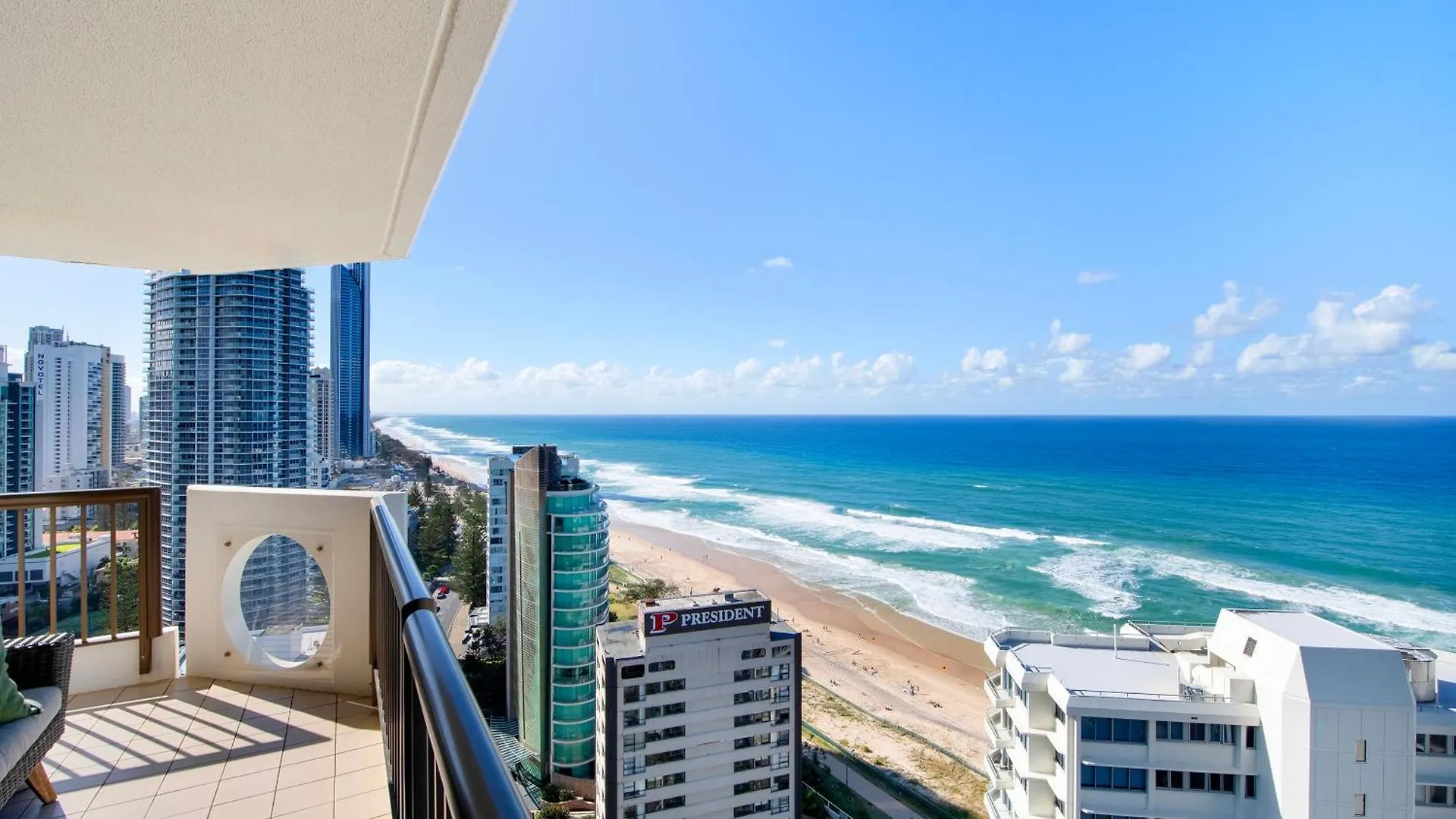 Beach Retreat With Balcony And Views Gold Coast