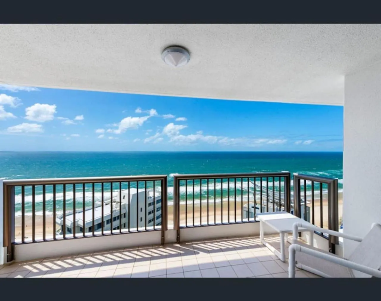 Beach Retreat With Balcony And Views Gold Coast