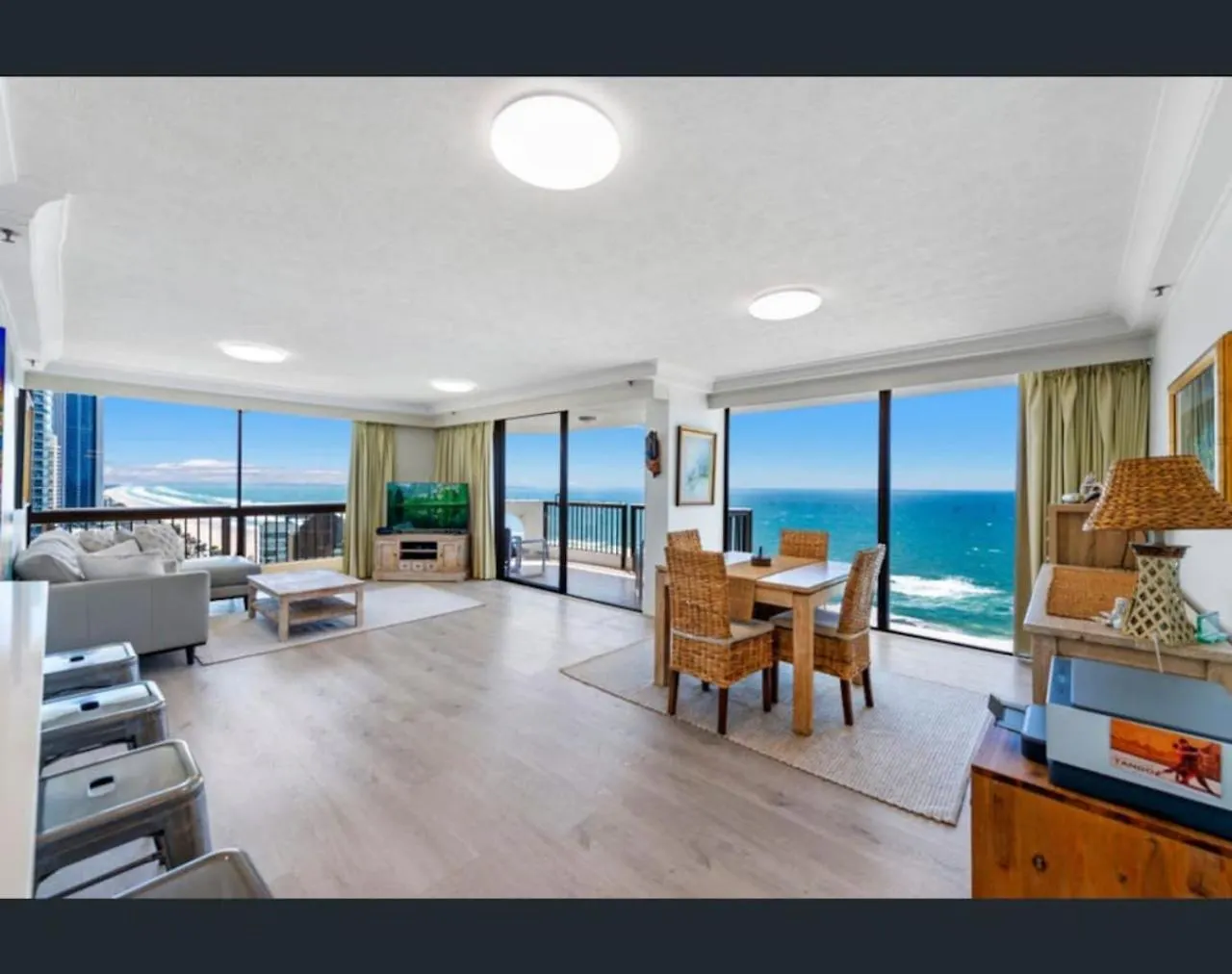 Beach Retreat With Balcony And Views Gold Coast